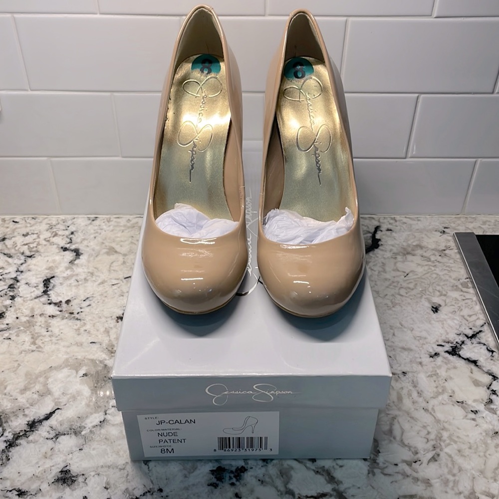 Jessica Simpson JPC a L a N nude patent leather size 8 heels